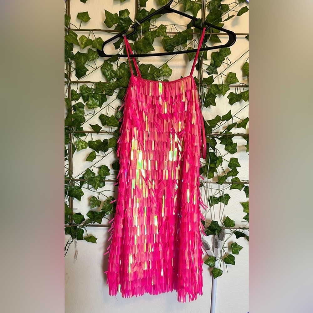 addison and kelly homecoming dress